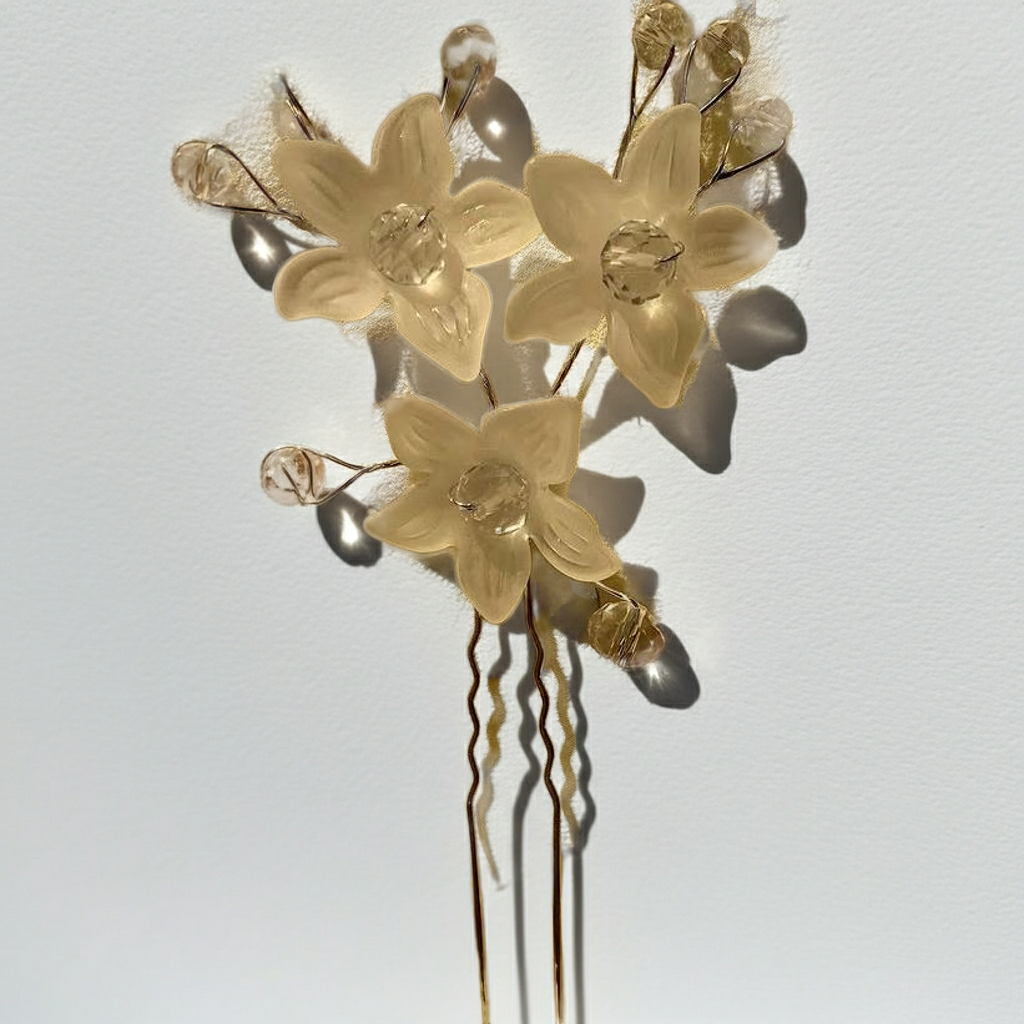 White Floral Jora Hair Pin